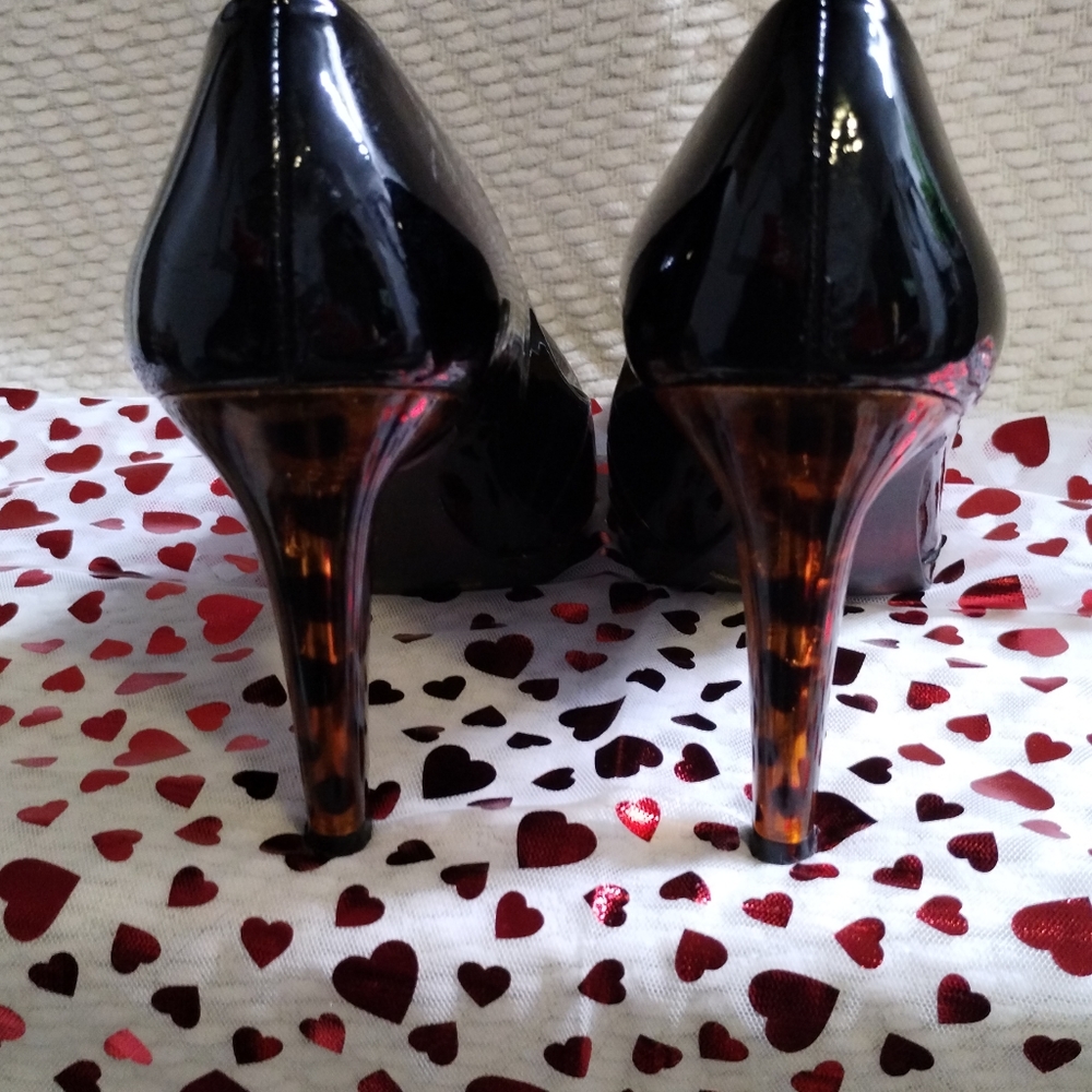 Shoes - Picture 3 of 10